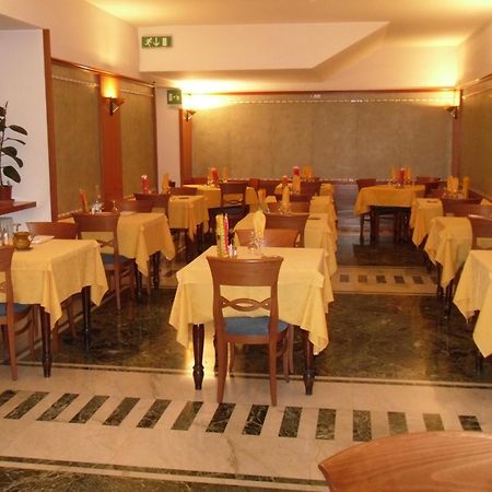 Hotel Centrale San Pellegrino Terme Bagian luar foto