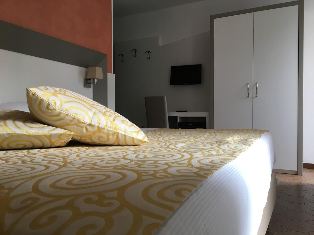 Hotel Centrale San Pellegrino Terme Bagian luar foto