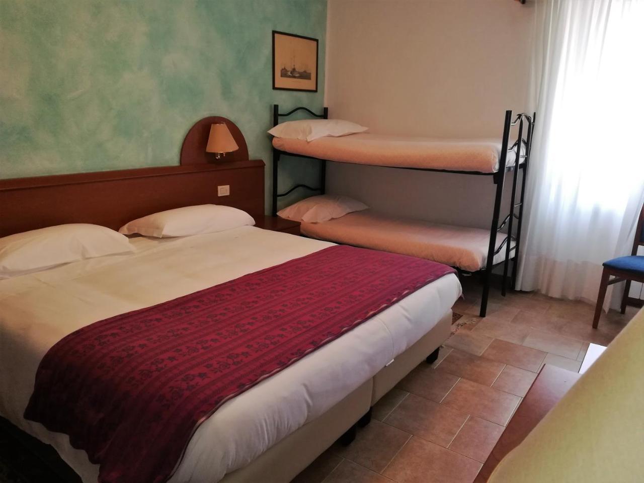 Hotel Centrale San Pellegrino Terme Bagian luar foto